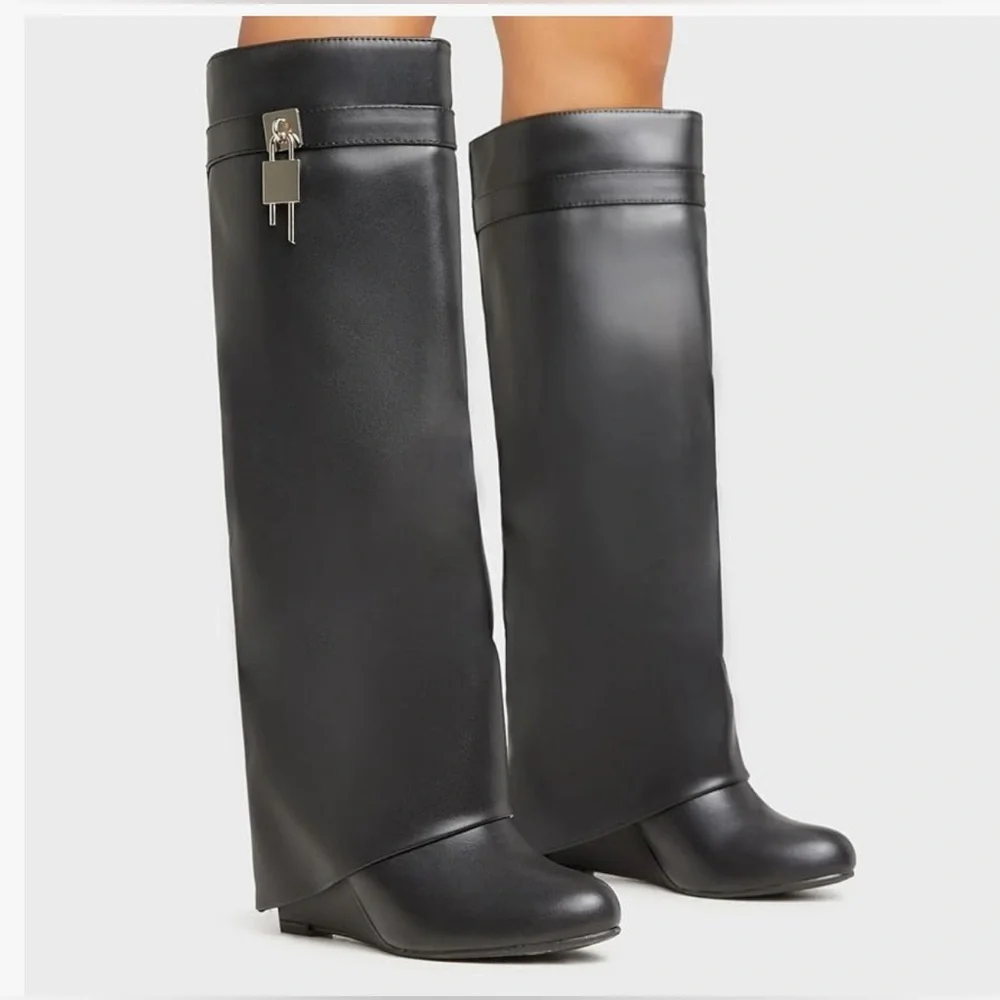 NEW IN BOX Black Fold Over Wedge Heel Wide Calf Pull On Knee High Boots Size 10 - Picture 4 of 16